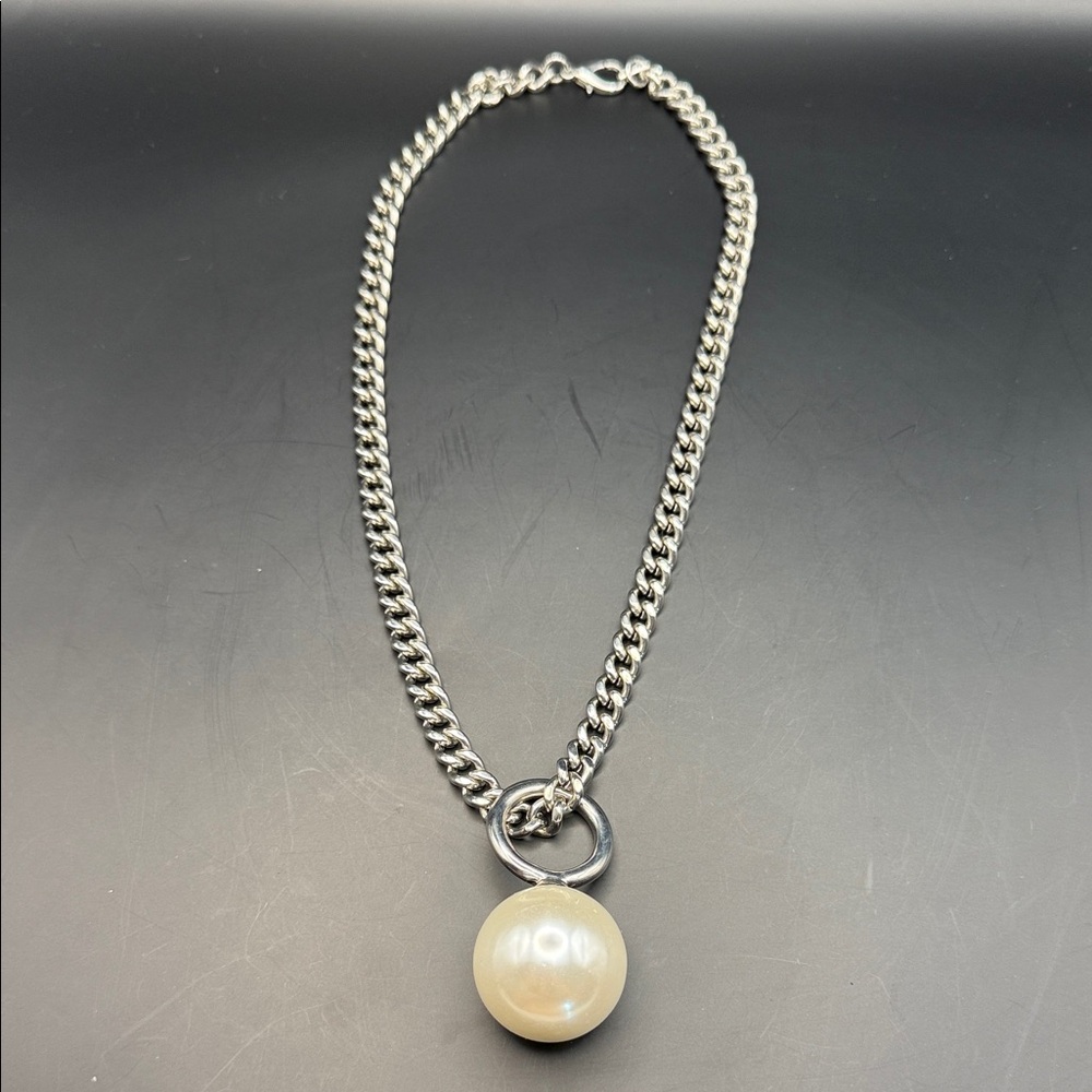 Elegant Silver Chain Necklace with Cream Pendant